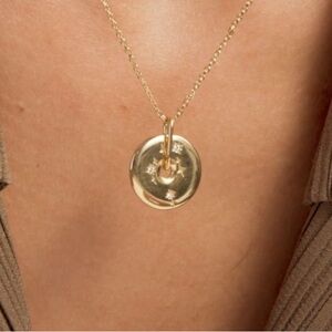 Mejuri | Zodiac | Libra | Pendant